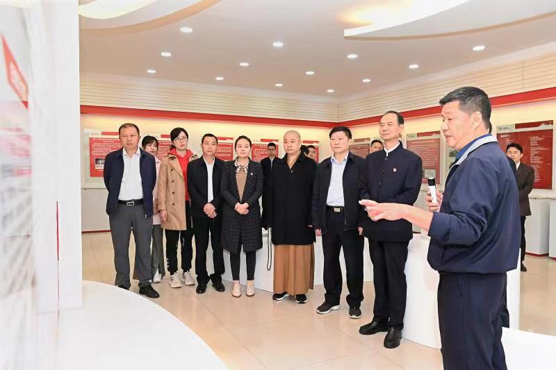 福建省人大常委會(huì)黨組書記、副主任雷春美和全國人大代表到順昌虹潤等地調(diào)研